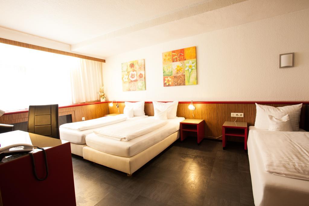 Trip Inn Hotel Ariane Cologne Room photo