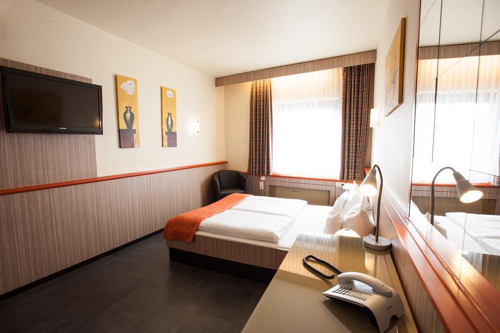 Trip Inn Hotel Ariane Cologne Exterior photo