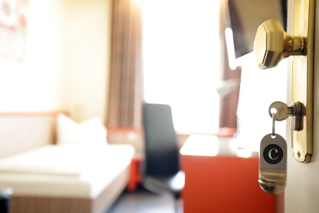 Trip Inn Hotel Ariane Cologne Room photo