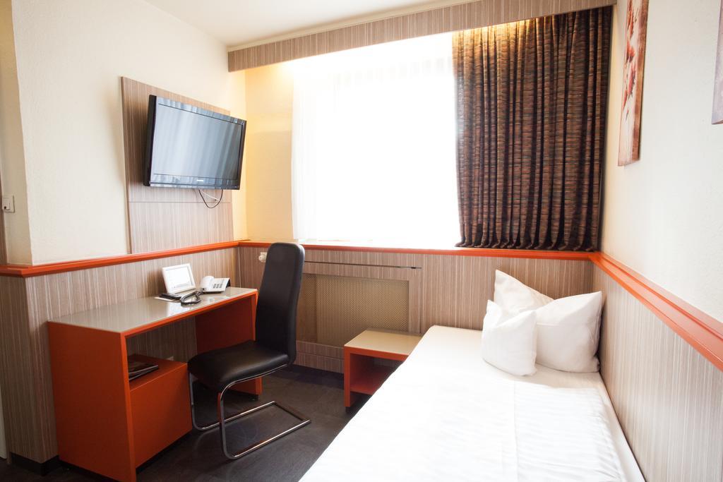 Trip Inn Hotel Ariane Cologne Room photo
