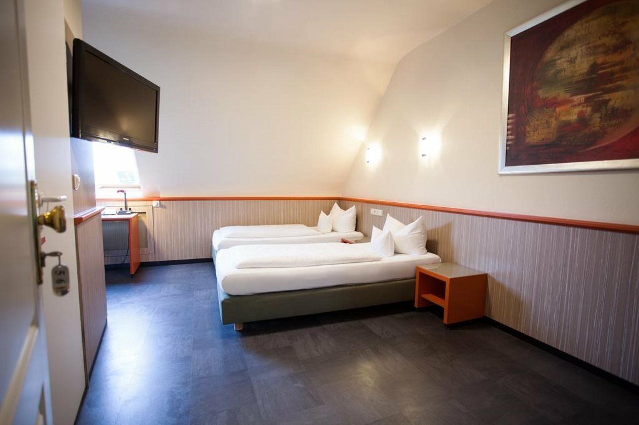 Trip Inn Hotel Ariane Cologne Exterior photo